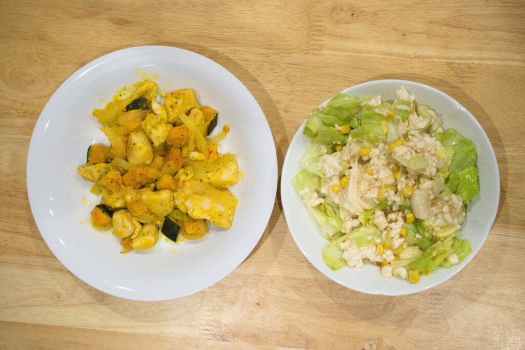 ヨシケイ カットミールのメニュー「鶏肉とかぼちゃのバジル炒め・くずし豆腐のサラダ」